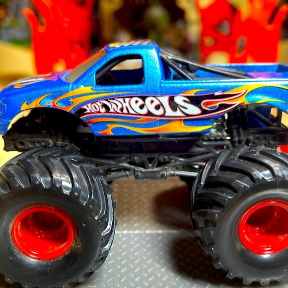 Mini Team Hotwheels - Picture 1 of 3